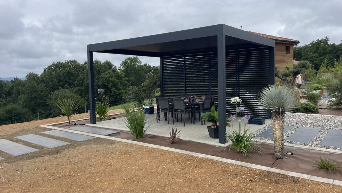 Photo de notre réalisation : PERGOLAS BIOCLIMATIQUE