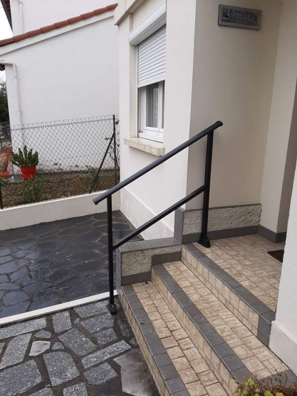 Photo de notre réalisation : GARDE CORPS POUR ESCALIER